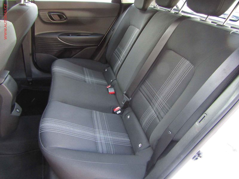 Hyundai i20 (2024) 1.2i, 1.maj,ČR, STK2/28 - fotka 10 z 22