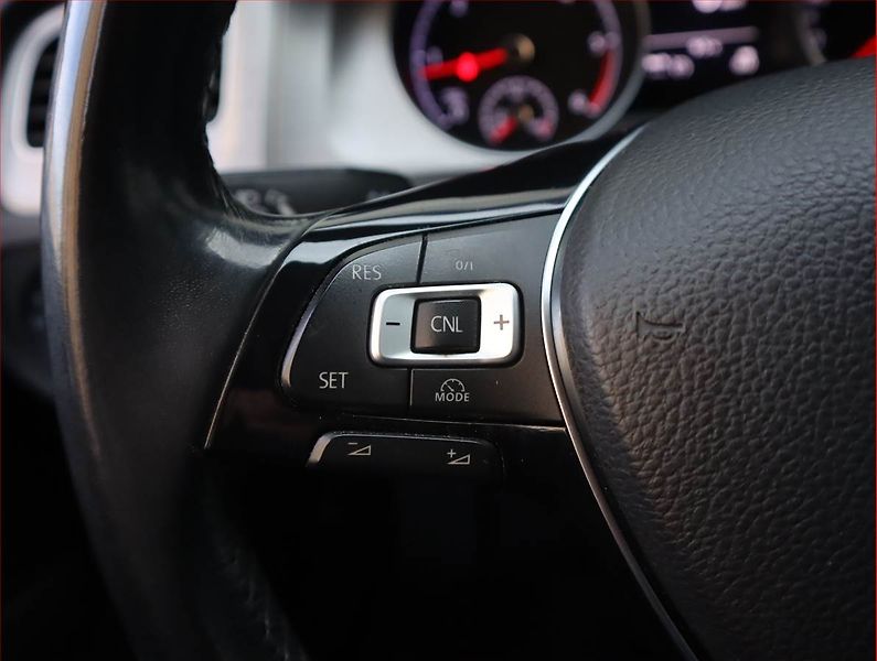 Volkswagen Golf (2016) 1.6 TDI, 4X4, Serv.kniha - fotka 15 z 18