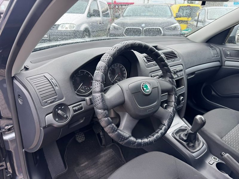 Škoda Octavia (2010) 1,4 TSI 90 KW TAŽNÉ KOLA - fotka 20 z 50