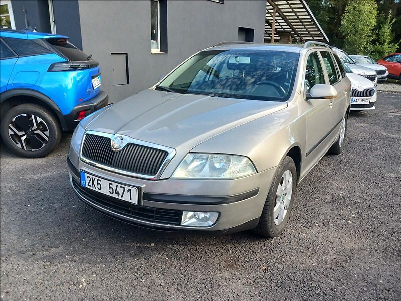 Škoda Octavia 1,9 1,9 TDI 77Kw KOMBI - fotka 3 z 15