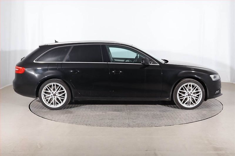 Audi A4 (2014) 2.0 TDI, Automat, Navi, Xenony - fotka 6 z 26