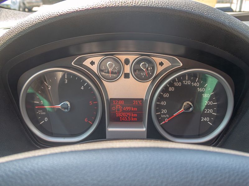 Ford Kuga (2012) 2.0D 103KW 4x4 TITAN – CARPLAY - fotka 21 z 47