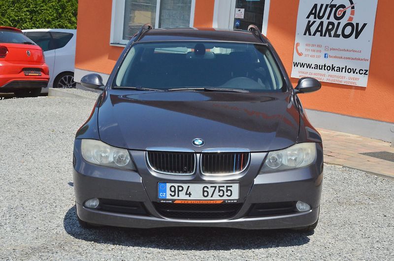 BMW Řada 3 (2008) 318i 105kW Touring / TAŽNÉ - fotka 2 z 31