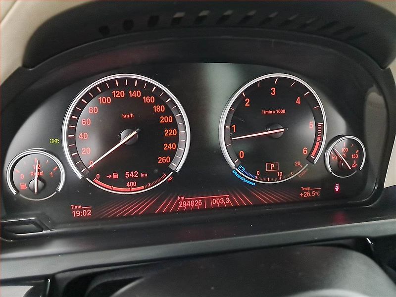 BMW Řada 7 (2012) 740d xDrive, 4X4, Automat - fotka 11 z 21