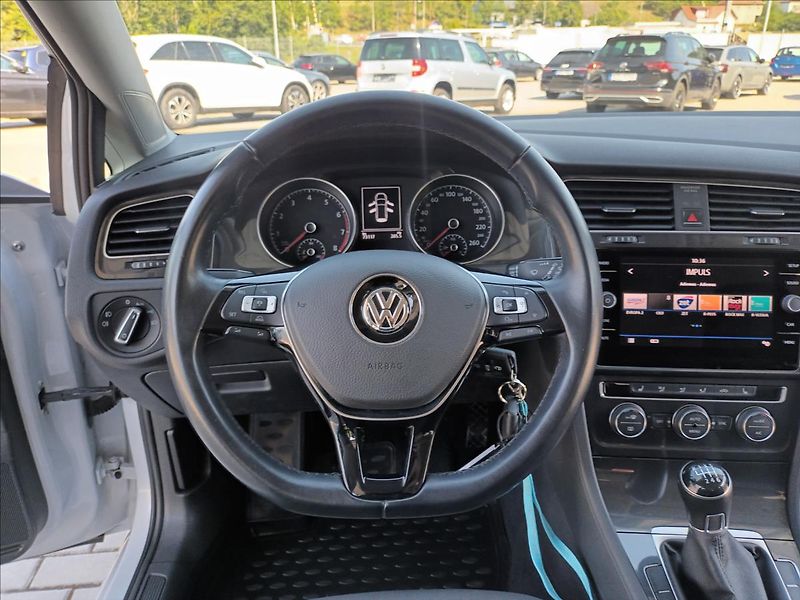 Volkswagen Golf 1,0 TSI,ČR,1MAJ,RADAR,LED,DPH - fotka 12 z 42