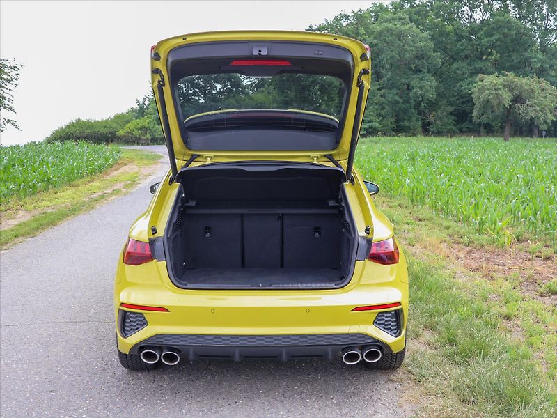 Audi S3 2,0 TSI 228 kW quattro Automat - fotka 8 z 38