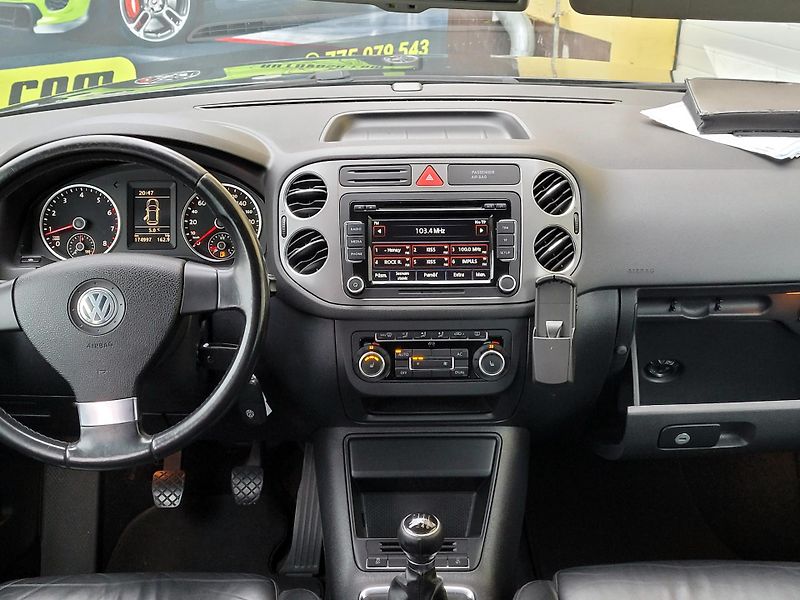 Volkswagen Tiguan 1,4 TSi 4motion SPORT SERV.KN - fotka 29 z 40
