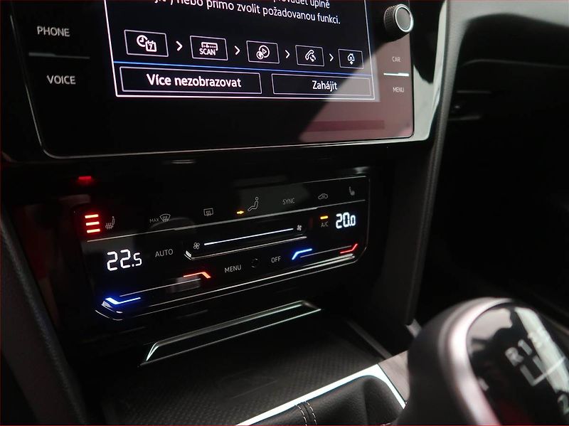 Volkswagen Arteon (2022) R-line 1.5 TSI - fotka 16 z 19