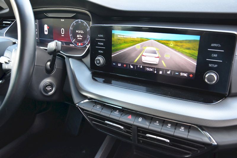 Škoda Octavia (2022) 1.5 TSI Ambition PLUS - fotka 22 z 26