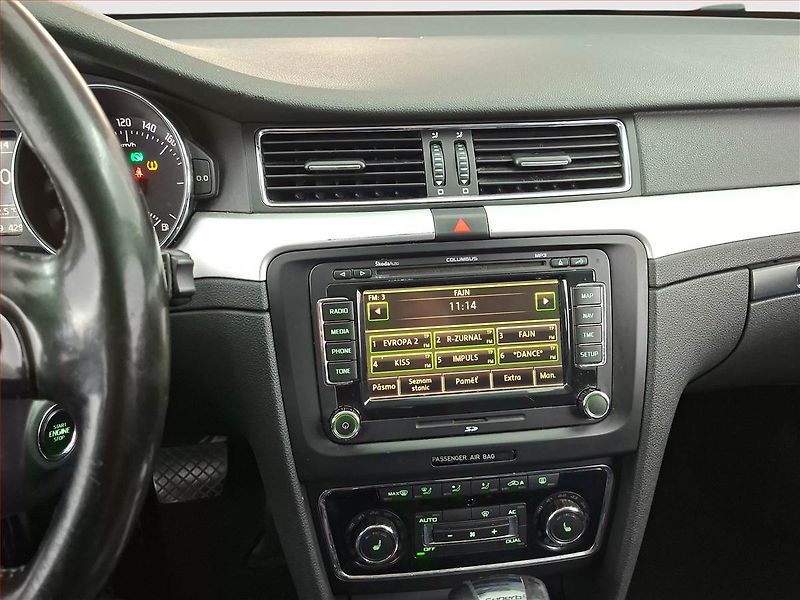 Škoda Superb (2012) 2.0 TDI, Automat, Tažné - fotka 12 z 19