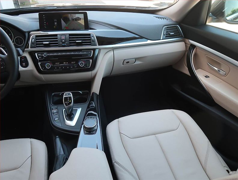 BMW Řada 3 (2019) 320d xDrive GT, 4X4, Automat - fotka 8 z 14
