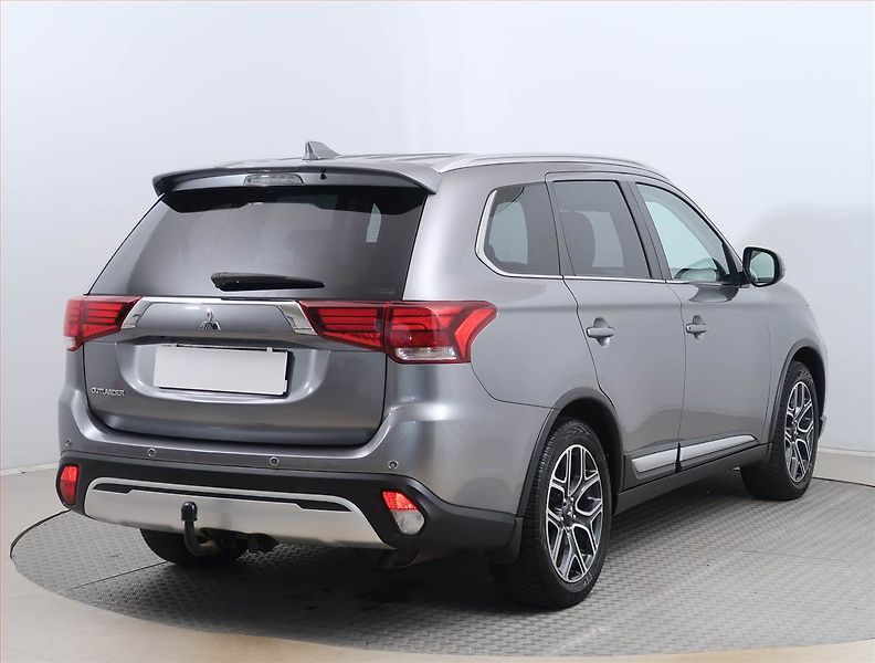 Mitsubishi Outlander (2020) 2.0 - fotka 5 z 18