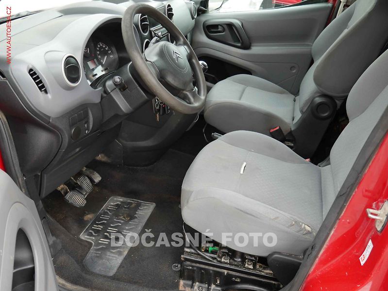 Citroën Berlingo (2009) 1.6i, ČR, TZ - fotka 9 z 12
