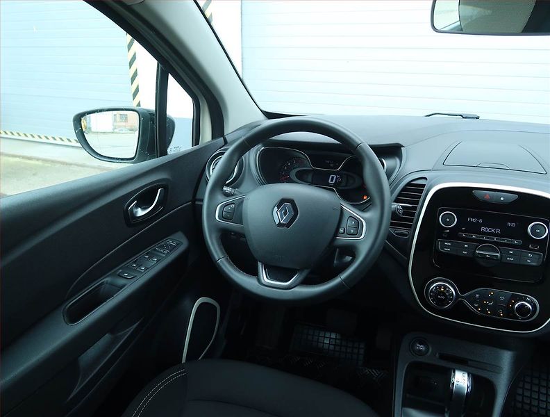 Renault Captur (2018) 1.2 TCe, Automat, Serv.kniha - fotka 7 z 22