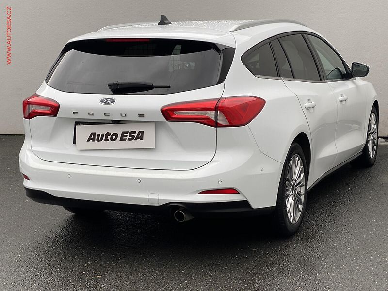 Ford Focus (2021) 2.0 TDCi, Titanium, AT, LED - fotka 4 z 20