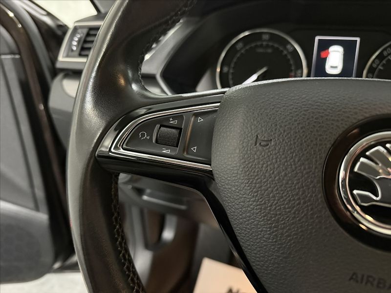 Škoda Superb 2,0   TDI 110kW STYLE 4x4 TAŽN - fotka 12 z 47