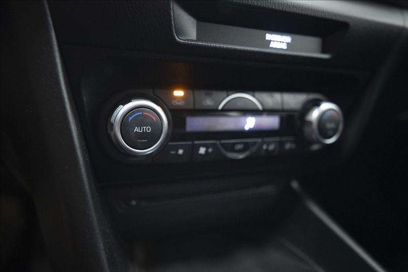 Mazda 3 2,0 SKYACTIV NAVI TAŽNÉ ČR - fotka 23 z 38