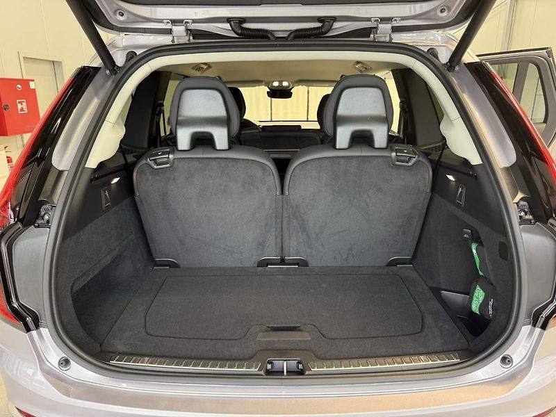 Volvo XC90 (2026) B5 2.0L 250+14 HP AT8 AWD CORE - fotka 22 z 28