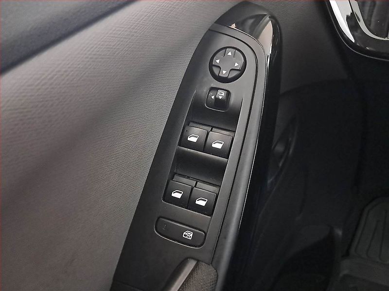 Citroën C4 Picasso (2017) 1.6 BlueHDi, 7 míst, Navi - fotka 21 z 23