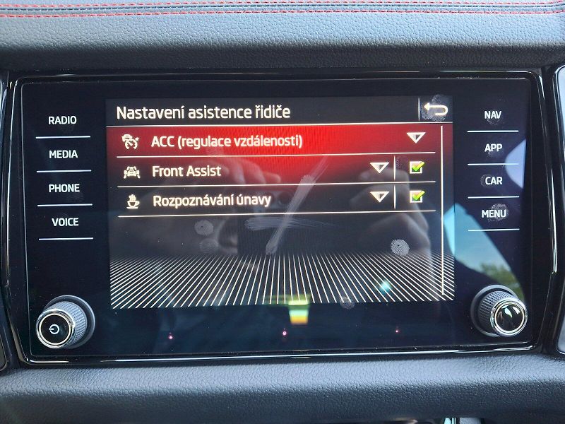 Škoda Kodiaq (2023) RS Challenge DSG 4x4 2,0TSi 18 - fotka 24 z 35
