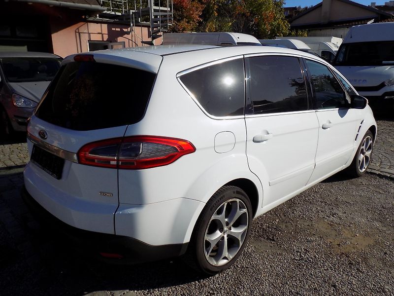 Ford S-MAX 2,0  TDCI 103KW TITAN FACELIFT - fotka 9 z 47