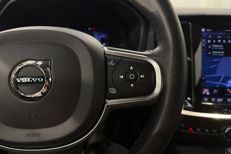 Volvo V60 Recharge T6 AWD Core Taž Kam - fotka 11 z 22