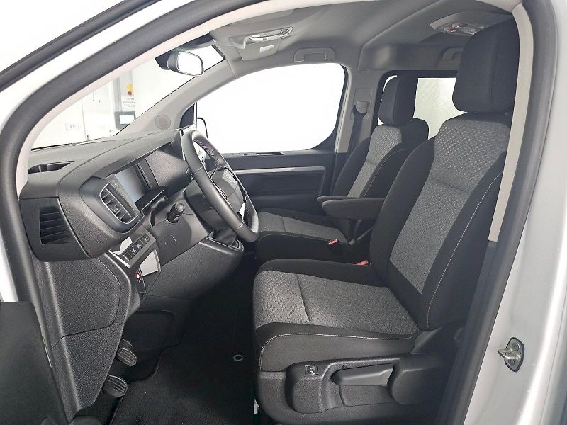 Toyota ProAce Verso (2025) L2 2.0D 106kW FAMILY WEBASTO 8 - fotka 6 z 31