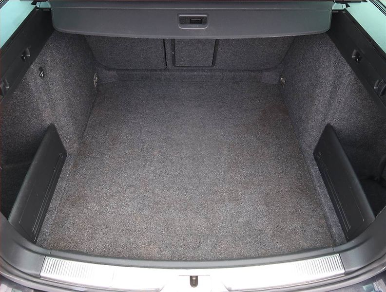 Škoda Superb (2011) Comfort 2.0 TDI, Automat, Navi - fotka 14 z 19