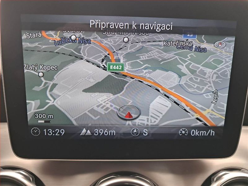 Mercedes-Benz GLA (2018) 250 4MATIC - fotka 13 z 17