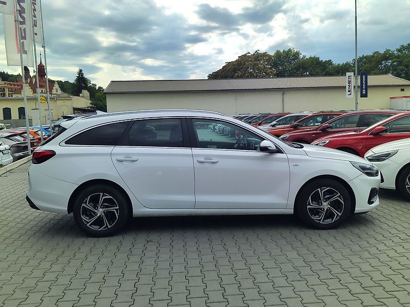 Hyundai i30 1.5 T-GDI/117kW Smart - fotka 4 z 30