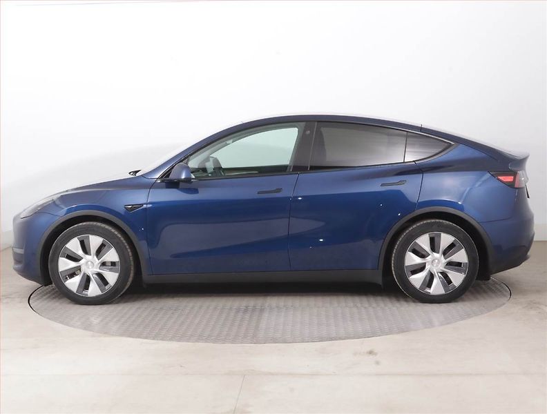 Tesla Model Y (2023) Long Range AWD 79kWh, SoH 94% - fotka 3 z 21
