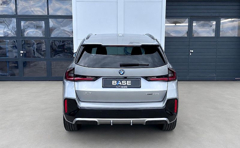 BMW X1 xDrive30e M-Sport - fotka 5 z 28
