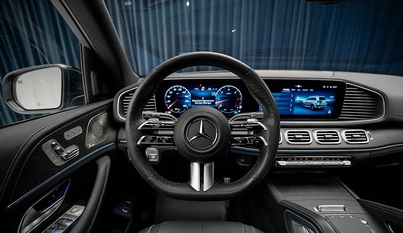 Mercedes-Benz GLS 450d 4M AMG Premium+ Pano Vent - fotka 11 z 15