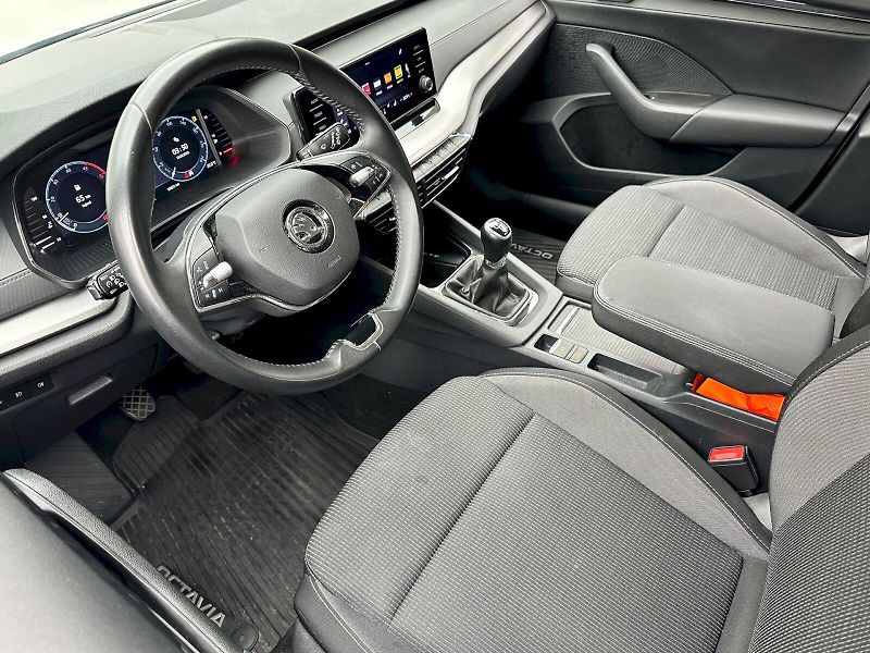 Škoda Octavia (2023) 2.0 TDI 85kW Ambition Combi - fotka 6 z 22