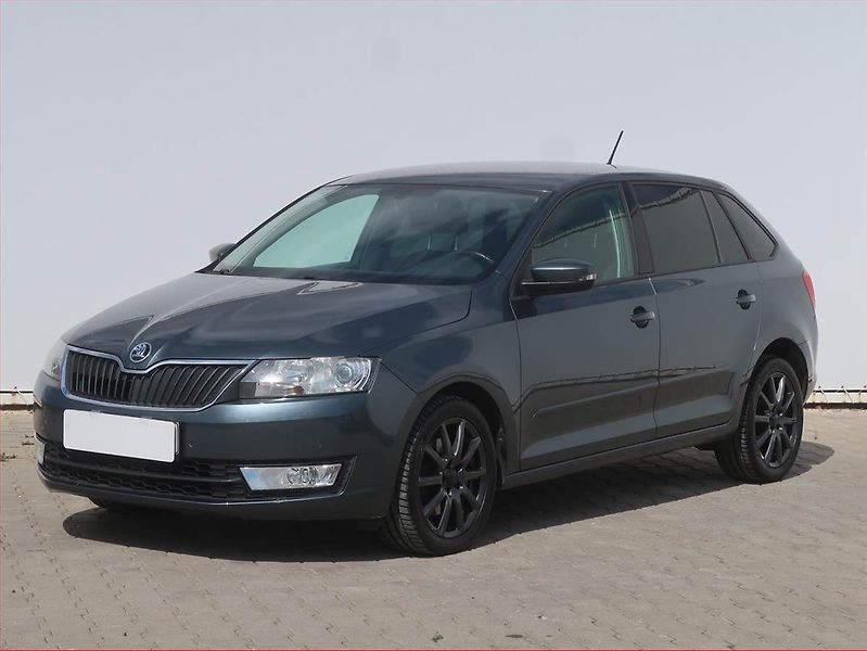 Škoda Rapid (2015) Spaceback 1.6 TDI, Xenony - fotka 2 z 17