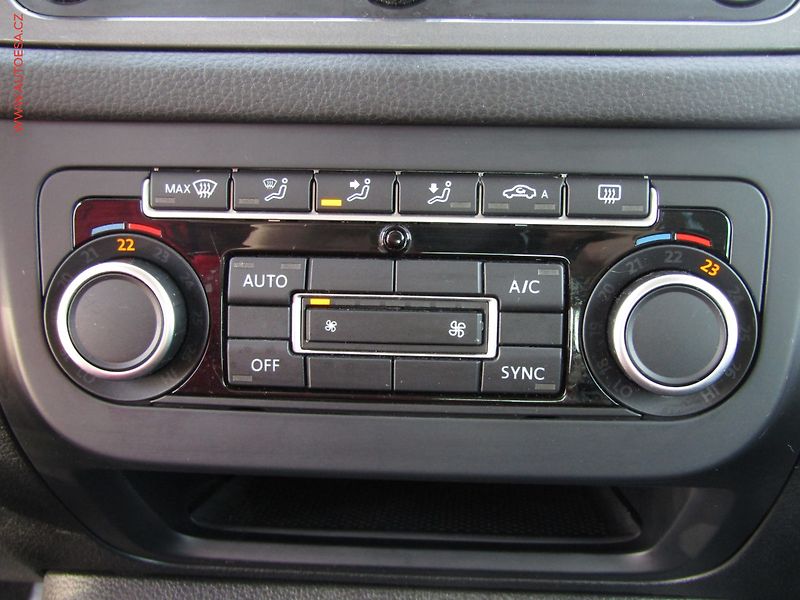 Volkswagen Tiguan (2013) 2.0TDi 4x4, Sport, TZ, xenon - fotka 14 z 18