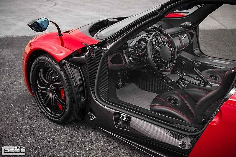 Pagani Huayra.