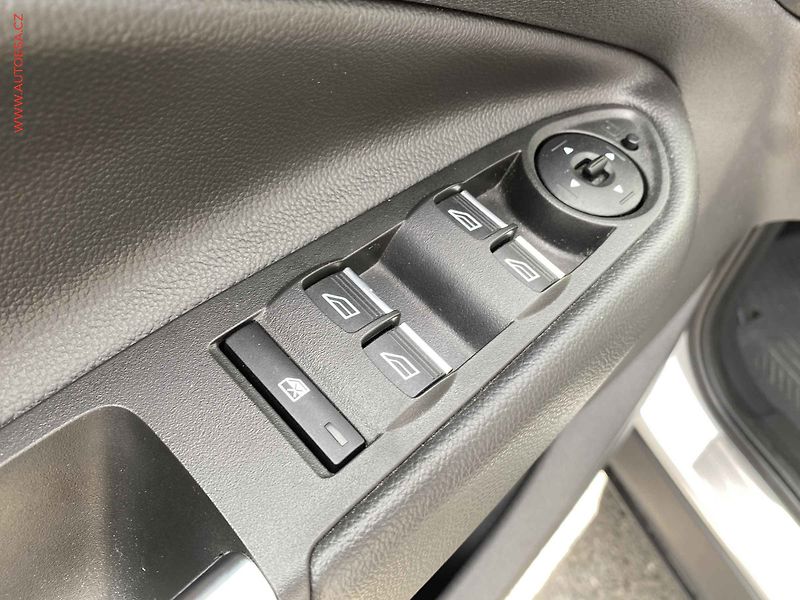 Ford Kuga (2017) 2.0TDCi 4x4, ČR, Titanium, AT - fotka 13 z 18