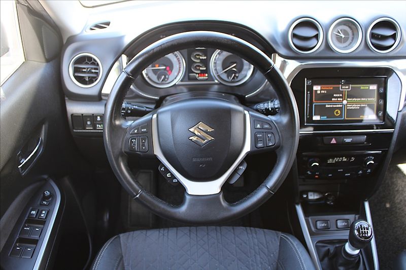 Suzuki Vitara 1,4 BJET  ČR,1.MAJ,ELEGANCE - fotka 10 z 38
