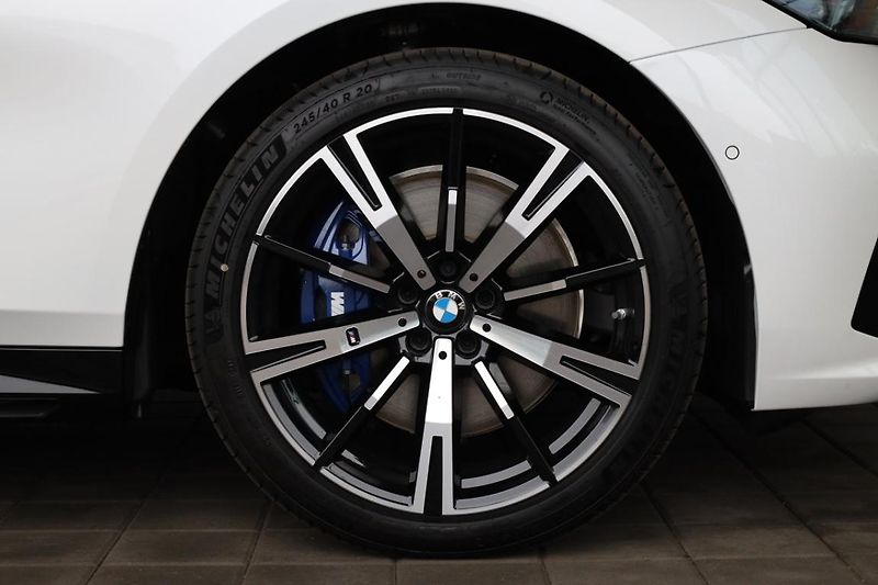 BMW Řada 5 540d xDrive Touring - fotka 7 z 18