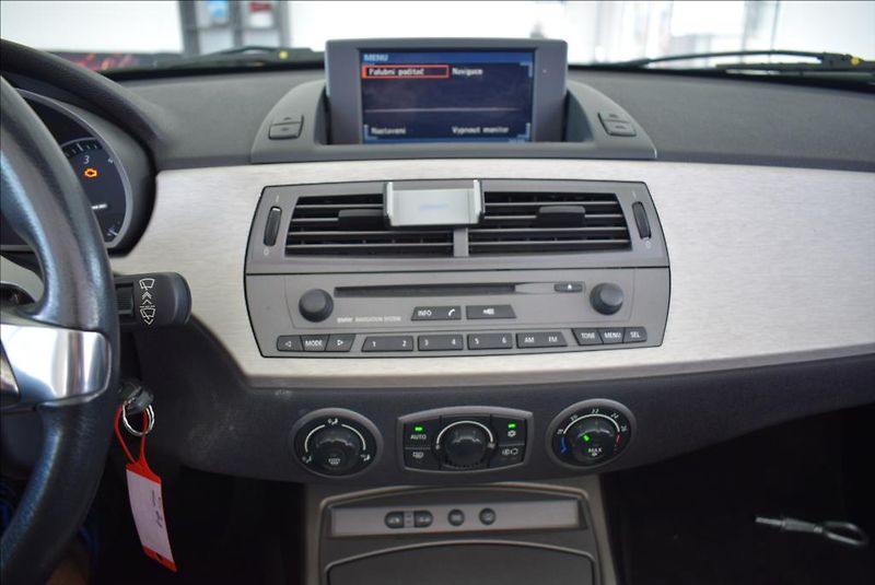 BMW Z4 3,0 i, NAVI,AUT+F1, - fotka 18 z 28