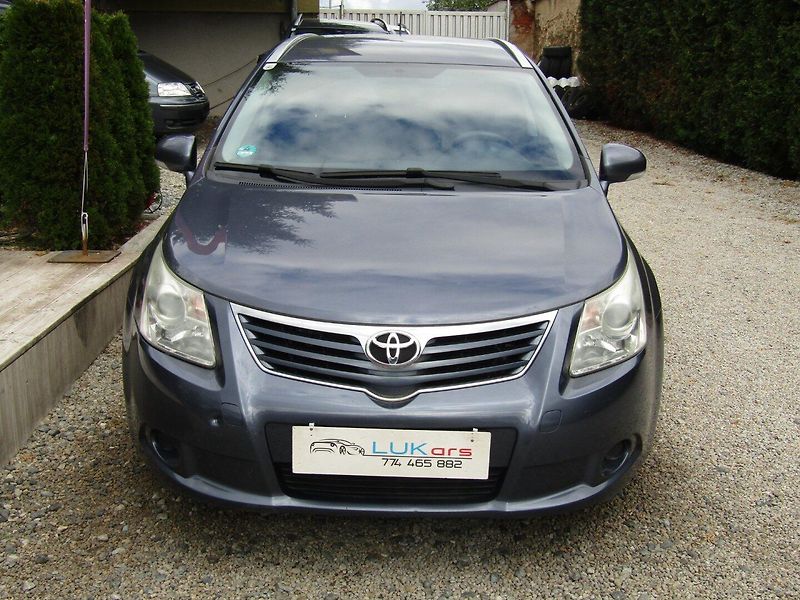 Toyota Avensis (2010) 1.6 16V  97kW  ZIMNÍ PNEU - fotka 6 z 37