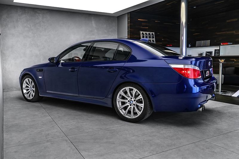 BMW M5 V10 5.0 manuál - fotka 7 z 23