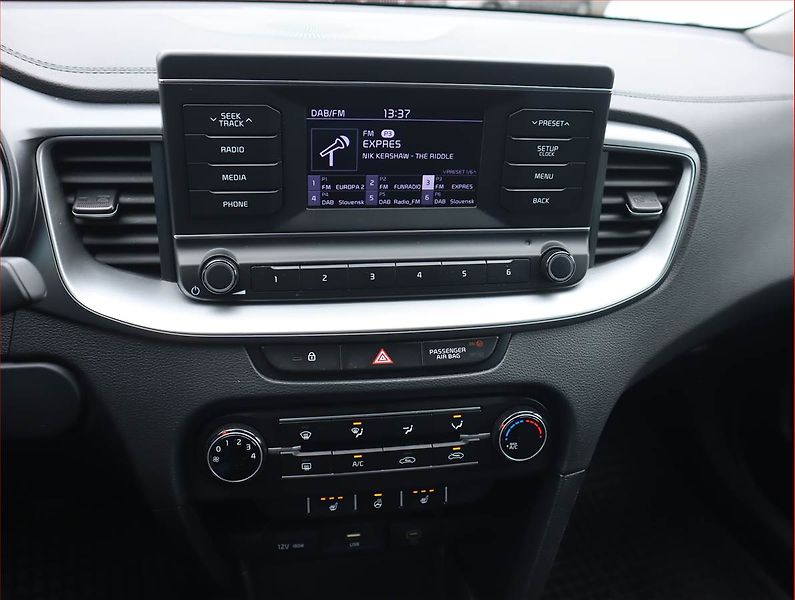 Kia Ceed (2023) 1.5 T-GDI, Serv.kniha - fotka 12 z 18