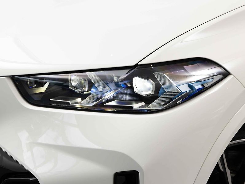 BMW X5 xDrive40i - fotka 8 z 23
