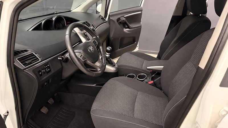 Toyota Verso (2014) 2.0DID,ČR,7 MÍST,2 MAJITEL - fotka 7 z 32