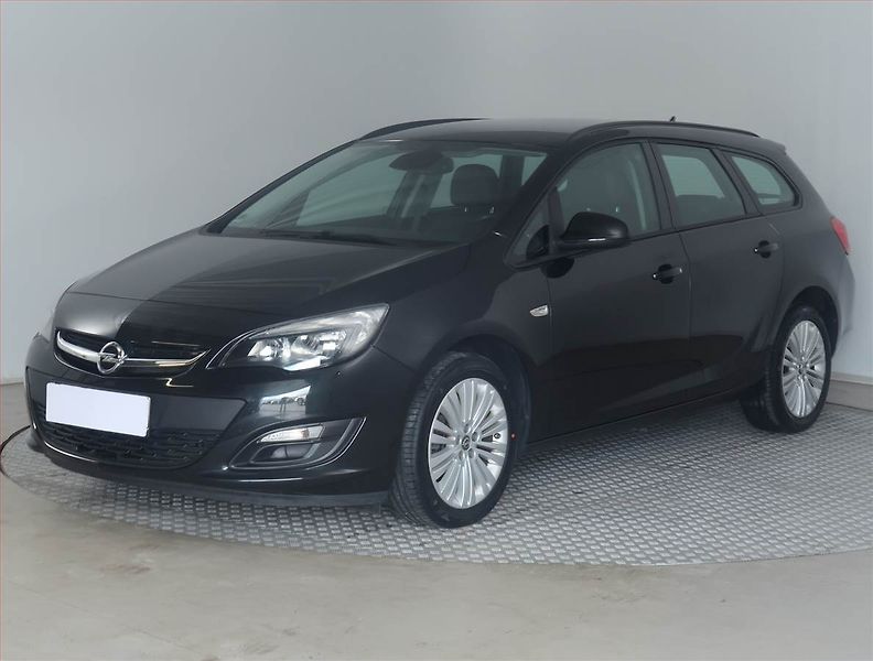 Opel Astra (2016) 1.4 T, Tempomat, Park. senzory - fotka 2 z 18