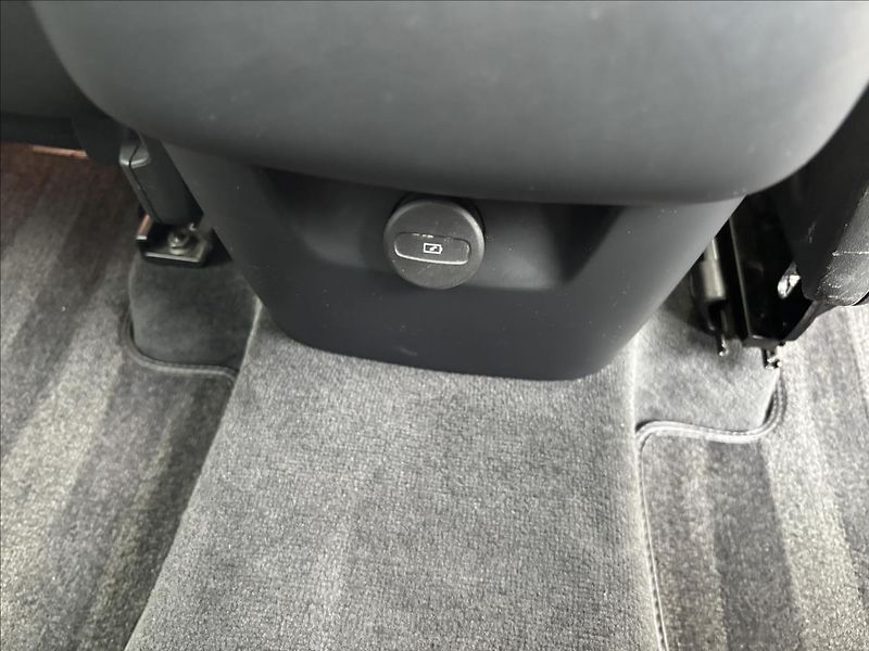 Volvo XC90 2,0 B5 AWD Plus Dark - fotka 18 z 46