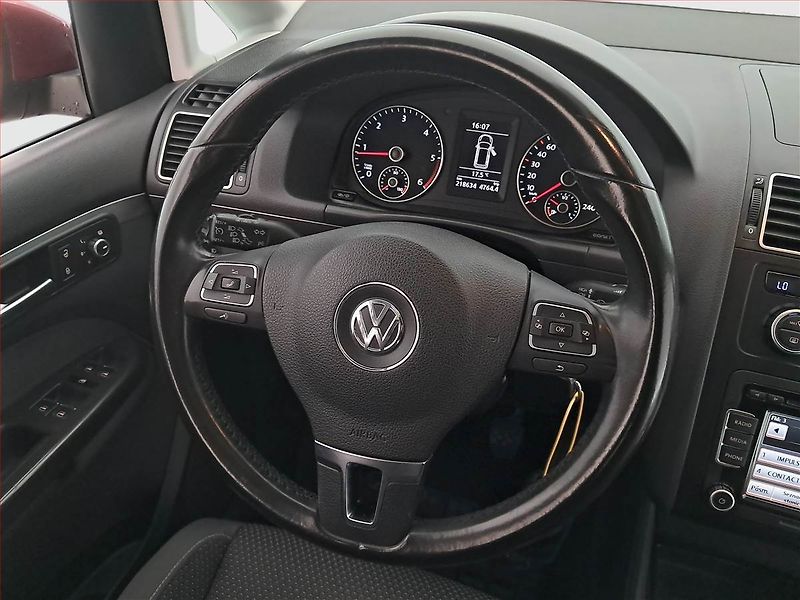 Volkswagen Touran (2014) 1.6 TDI, Serv.kniha, Xenony - fotka 18 z 18