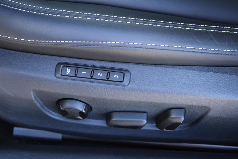 Škoda Superb 2.0TDI 147kW DSG 4x4 STYLE - fotka 32 z 34